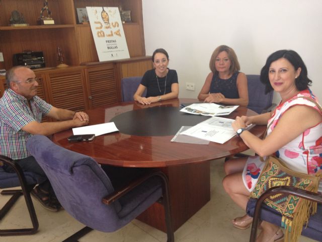 La directora general de Comercio visita Bullas para conocer las necesidades del sector del comercio