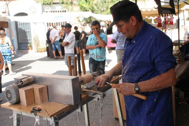 El Zacatín dedica su actividad a los trabajos en madera