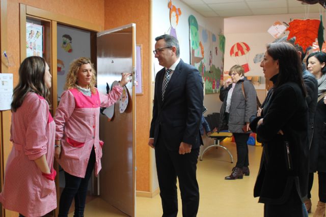 El Delegado del Gobierno en Murcia visita el Centro de Atención a la Infancia