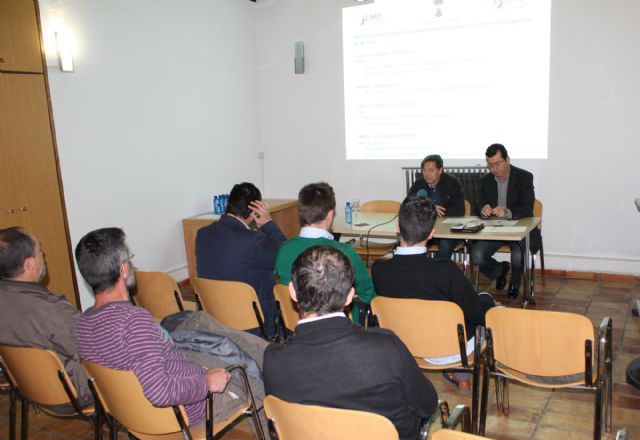 'Nuevas oportunidades de negocio, la minifranquicia' charla que tuvo lugar ayer dirigida a jóvenes emprendedores