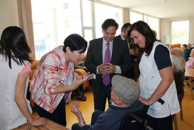 La Consejería de Sanidad y Política Social visita el Centro de Día de Bullas donde se ha destinado más de 300.000 euros para subvencionar las 22 plazas