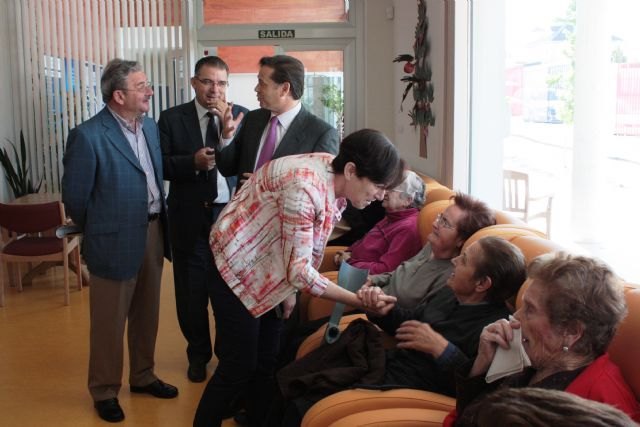 Lorenzo destaca en Bullas la 'importancia' de los Centros de Día para que los mayores puedan permanecer en su entorno familiar