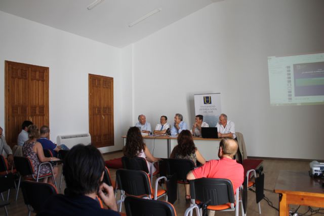 Durante cuatro días los asistentes al curso sobre cooperativismo asistirán a conferencias, visitarán lugares de interés y catarán  productos de cooperativas de Bullas