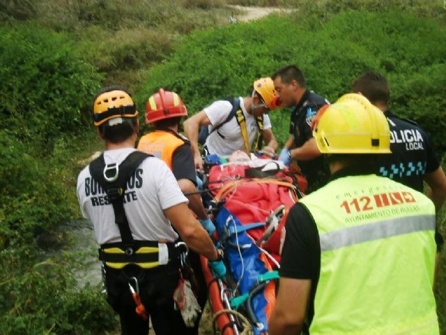 Rescatan a una amazonas que sufrió un percance cuando montaba a caballo en Bullas