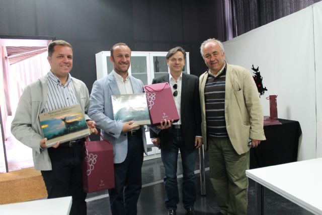 La Ruta del Vino de Bullas  realiza un viaje de formación al destino enoturístico que ofrece Extremadura