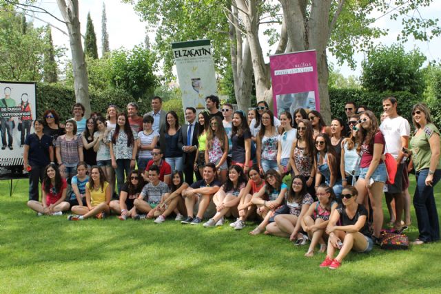 Los alumnos que participan en el Programa 'Corresponsales Juveniles' intercambian experiencias durante el encuentro final celebrado en Bullas