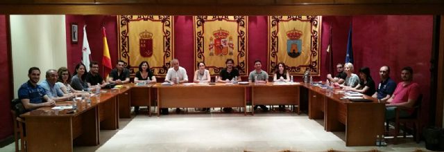 El pleno del Ayuntamiento reconoce a los bulleros presos en los campos de concentración nazi