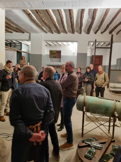 El artista de Bullas Juan Ros inaugura la exposición permanente 'Jaraiz'