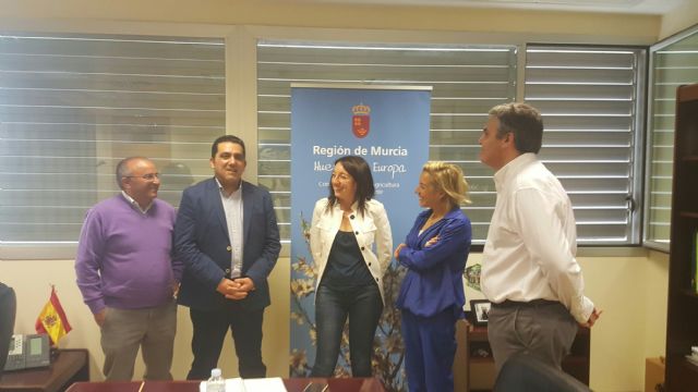 La Alcaldesa y el Concejal de Medio Ambiente se reúnen con la consejera de Agricultura, Medio Ambiente y Agua