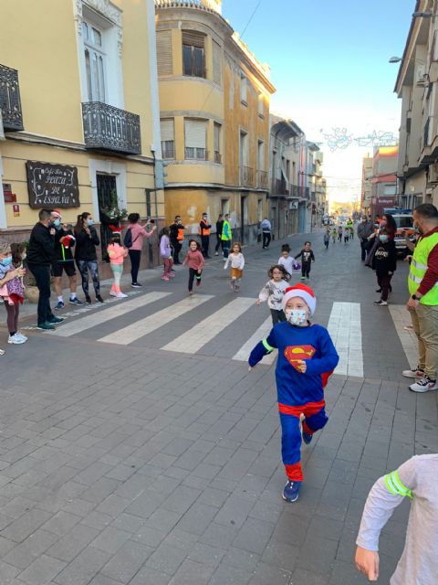 Los vecinos de Bullas despidieron el año corriendo la San Silvestre