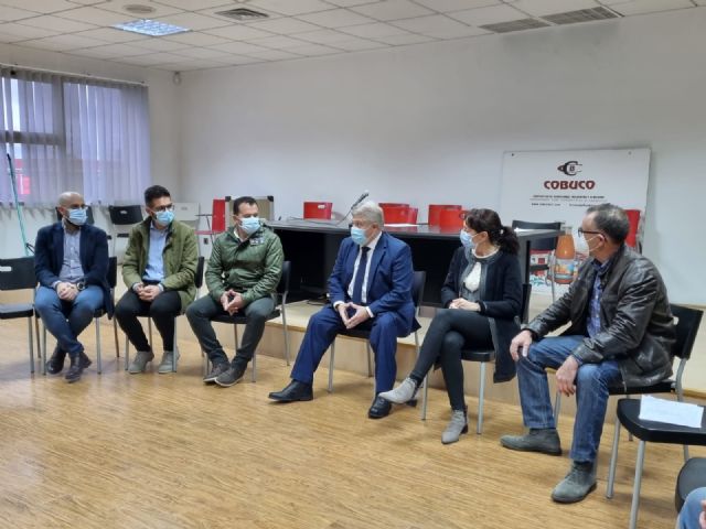El Delegado del Gobierno mantiene un encuentro con los agricultores de Bullas para interesarse por los daños producidos por las tormentas del pasado lunes