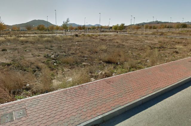 El Ayuntamiento recuerda la obligación de mantener solares e inmuebles en buen estado durante todo el año
