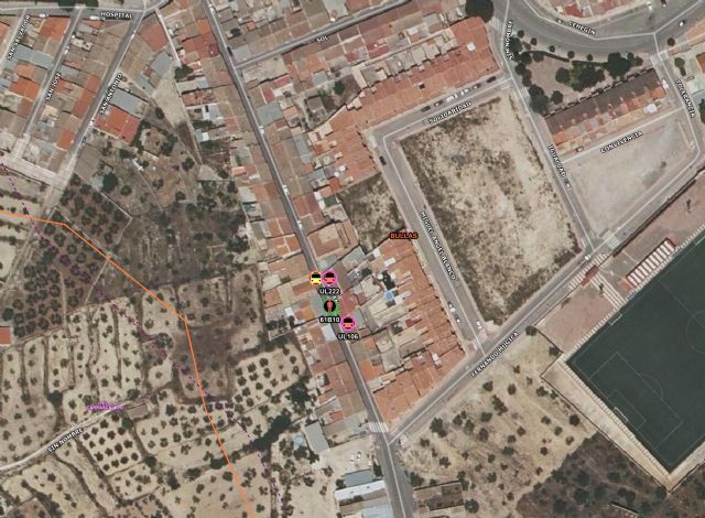 Bomberos del CEIS apagan el incendio de una vivienda en Bullas
