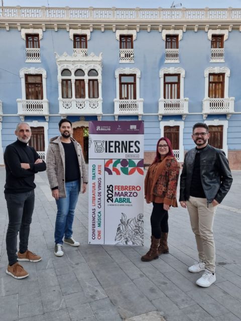 El Ayuntamiento de Bullas ha presentado la agenda de los viernes, a la que han denominado 'Con B de Bullas'