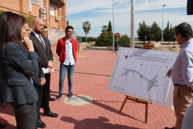 Nueva rotonda que mejora el tráfico y la seguridad de los vecinos en la carretera de La Copa