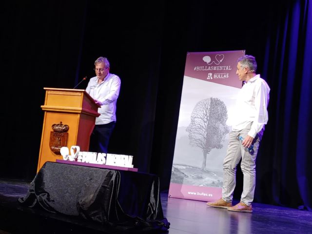 Broche de oro en el ciclo de charlas de Bullas Mental con el psicólogo Pedro Jara