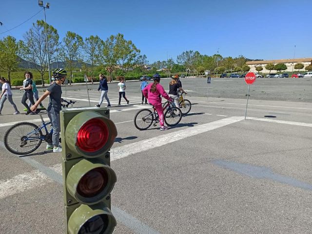 La Policía Local de Bullas imparte clases sobre Educación Vial a escolares de primaria