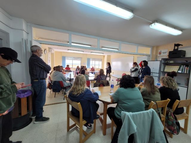 Inicio de un programa experiencial de empleo y formación para la mejora de la escena urbana de Bullas