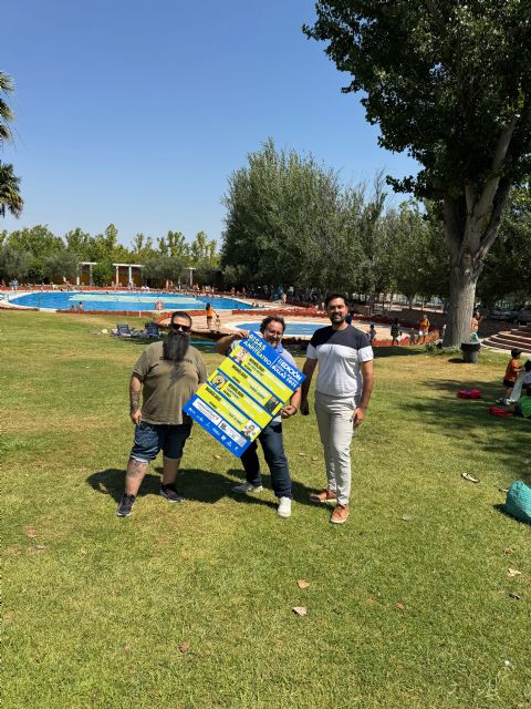 La piscina de La Rafa se llena de carcajadas con la segunda edición de ´Risas en el casi Anfiteatro´