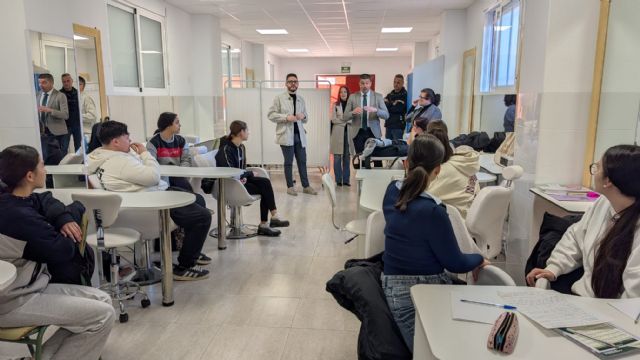 El Director General de Formación Profesional visita el IES Los Cantos