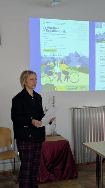 Bullas acoge la jornada 'La Vuelta a la Espa&ntilde;a Rural' y reconoce la labor de la mujer agricultora