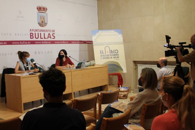 Presentada la revista El Arco