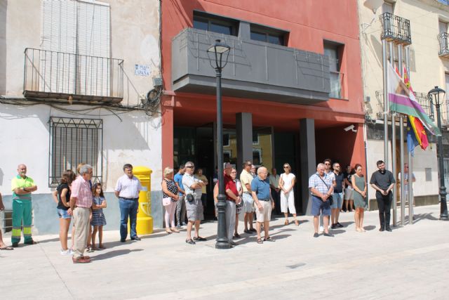 Minuto de silencio y banderas a media asta por las víctimas del atentado de Barcelona