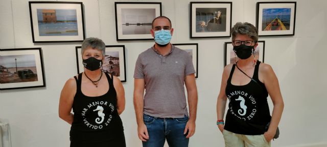 La Casa de Cultura acoge hasta final de mes la exposición 'Una firma por el mar Menor'