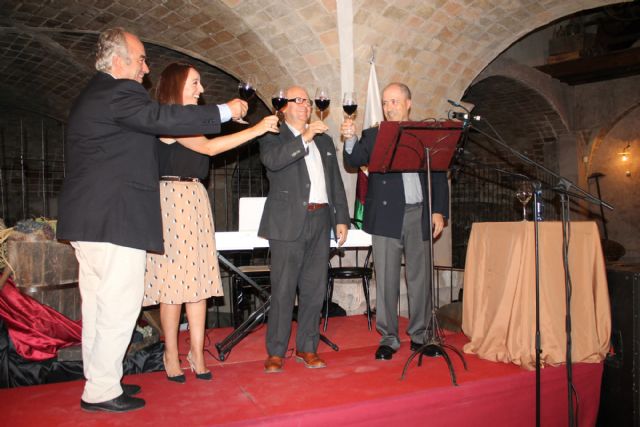 Pachi Larrosa investido Maestro del Vino de Bullas