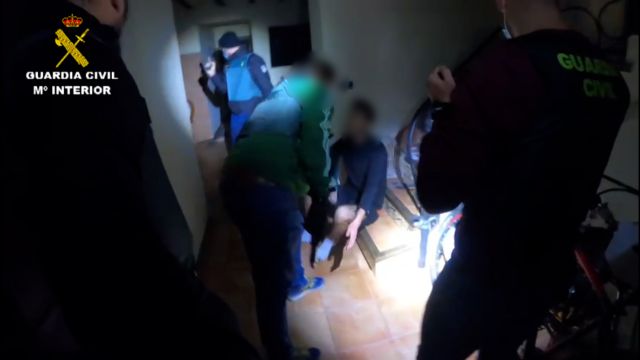 La Guardia Civil desmantela en Bullas tres puntos de venta de droga