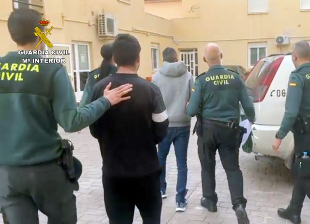La Guardia Civil detiene a dos violentos delincuentes que asaltaron a un anciano en su domicilio de Bullas
