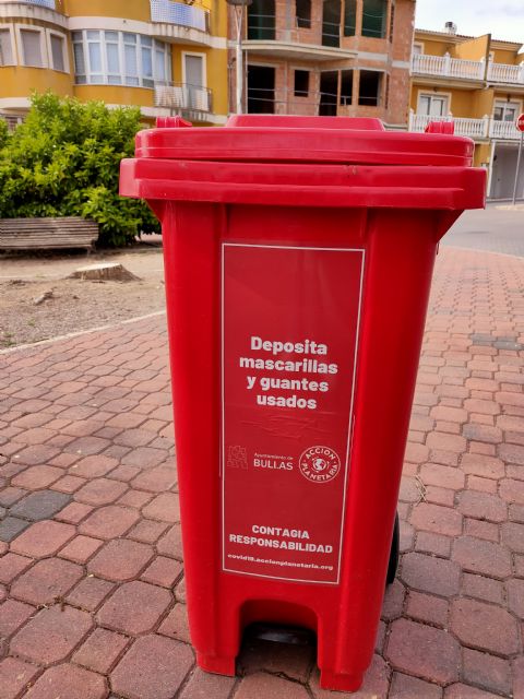 El Ayuntamiento de Bullas instala contenedores para depositar las mascarillas