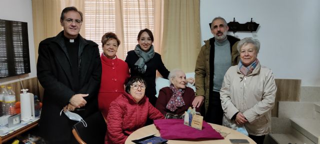 Homenaje a la centenaria Rosalía Regina Sánchez Puerta