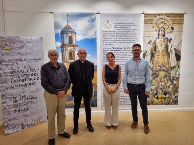 Inaugurada la exposición 'Una iglesia y su entorno. La historia de un pueblo'