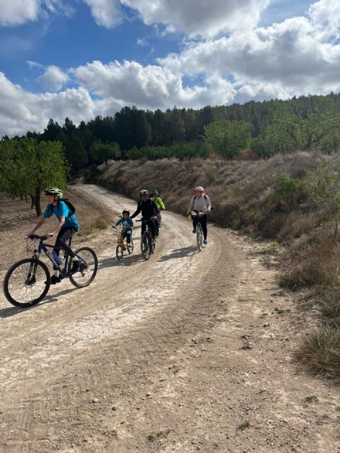 Naturaleza y deporte en la III Ruta en Bici 'Conoce el Castellar'