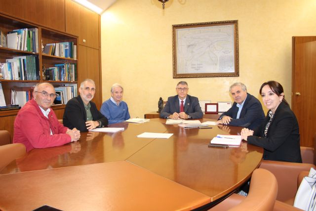El presidente de la CHS mantiene una reunión de trabajo con la alcaldesa de Bullas