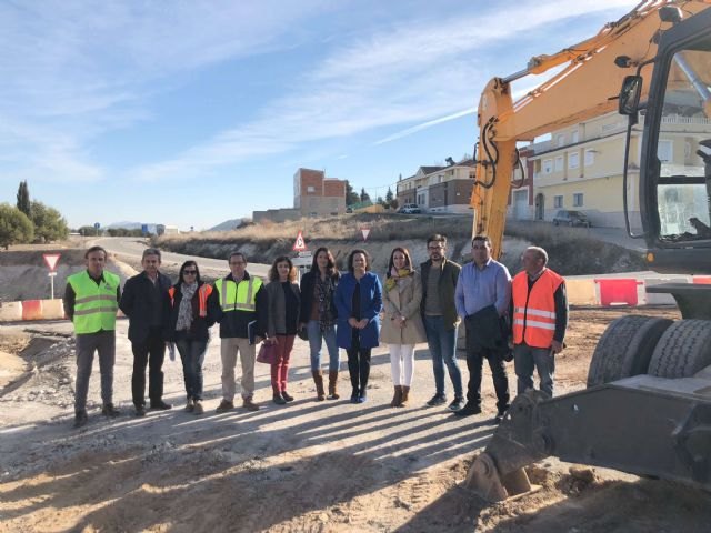 Fomento construye una rotonda en la carretera que une Bullas con La Copa para mejorar la seguridad vial de los conductores