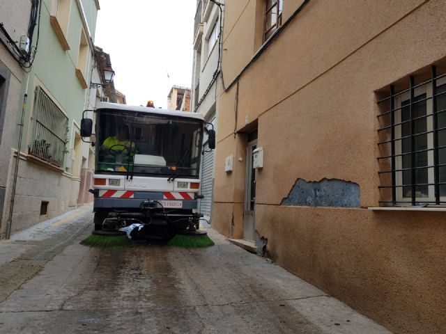 El Ayuntamiento de Bullas continúa diariamente con la desinfección de calles y zonas más conflictivas