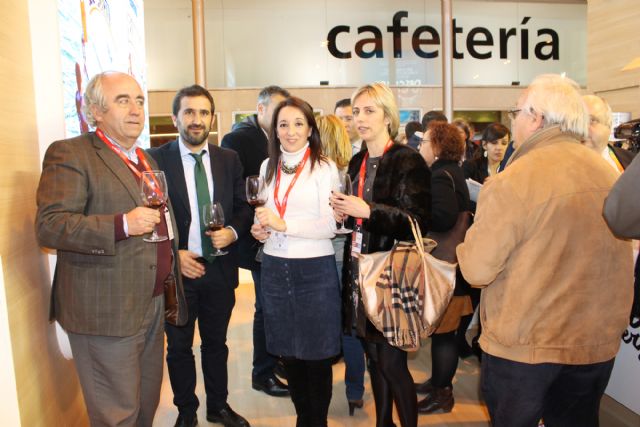 El Ayuntamiento de Bullas promociona en Fitur la Ruta del Vino de Bullas y la experiencia Secret Wine Walks