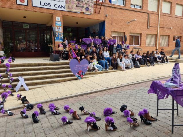 Bullas conmemora el Día contra la Violencia de Género
