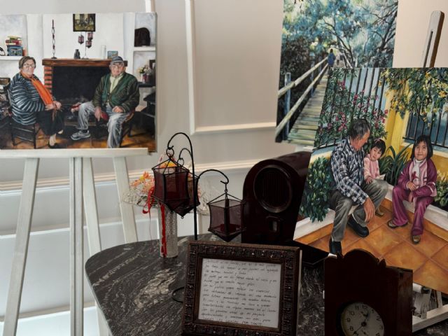 Inaugurada la exposición de las artistas locales Mari Cruz Fernández, Magdalena Caballero y Esperanza Collados en el Espacio Gastrocultura de Borrego