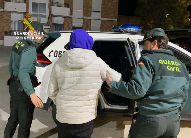Detenido el joven que intentó robar a punta de navaja un comercio de Bullas