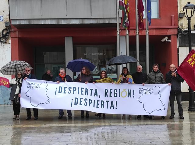 En Bullas, disfrutando bajo la lluvia, Somos Región reivindica una nueva y mejor región