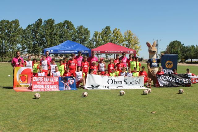 El campus Juan Valera entrena en las instalaciones deportivas de 'La Rafa'