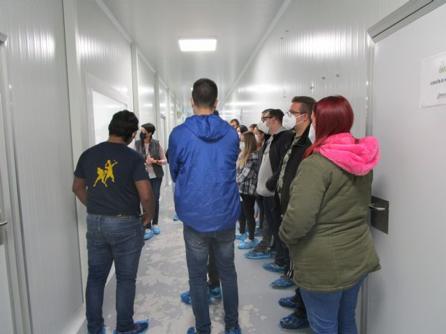 Los alumnos y alumnas de PMEF 'Jardines de Bullas' visitan Invista Producción Vegetal