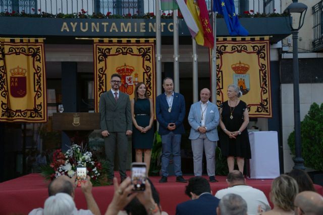 El Ayuntamiento de Bullas invistió a José Luis García Caballero como nuevo Cronista Oficial de la Villa ante unas 400 personas