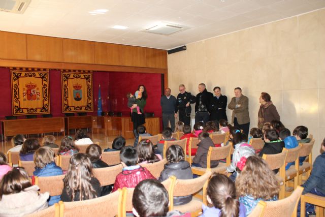 Alumnos de infantil del Colegio Amor de Dios conocen el Ayuntamiento de Bullas