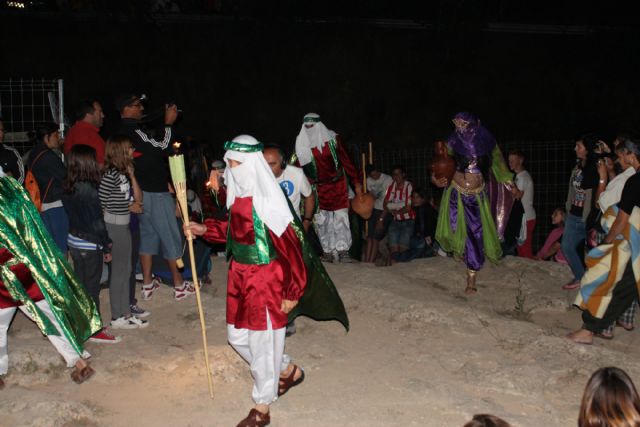 La noche mágica de San Juan se celebra en Bullas con la bajada de La Mora