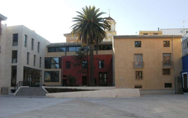 Fomento culmina la creación de un espacio de ocio en Bullas con la conexión de la plaza y jardín municipal con la Casa-Museo Don Pepe Marsilla