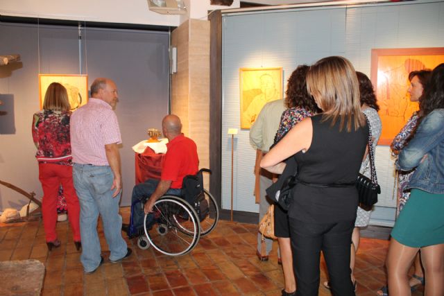 'Una mirada, vino y tradición' es el título de la exposición que alberga el Museo del Vino de Bullas